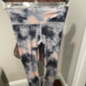 Athleta Kids Tie-Dye Leggings in Pink and Black